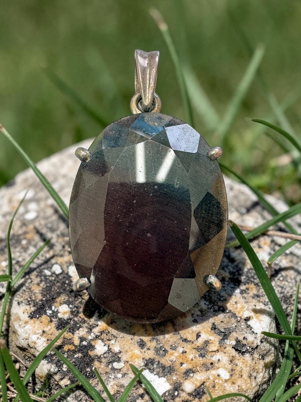 Vintage Sterling Silver Faceted Flourite Oval Pendant Four Prong Setting Sculptu